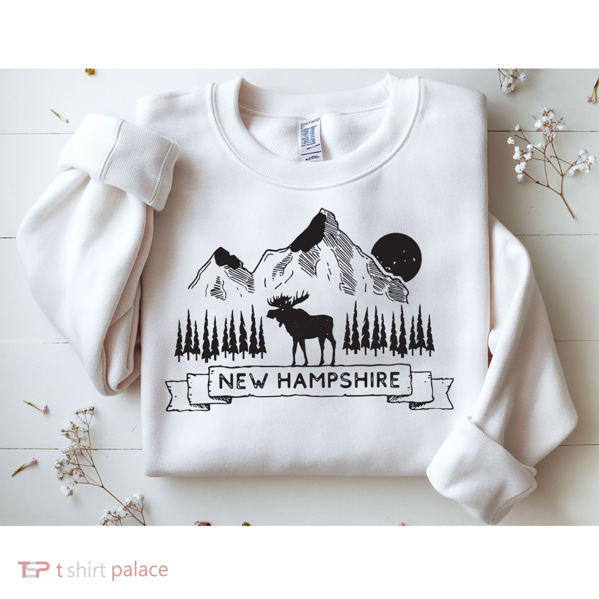 New Hampshire Mountain Moose Cool New Hampshire Gift Sweatshirt