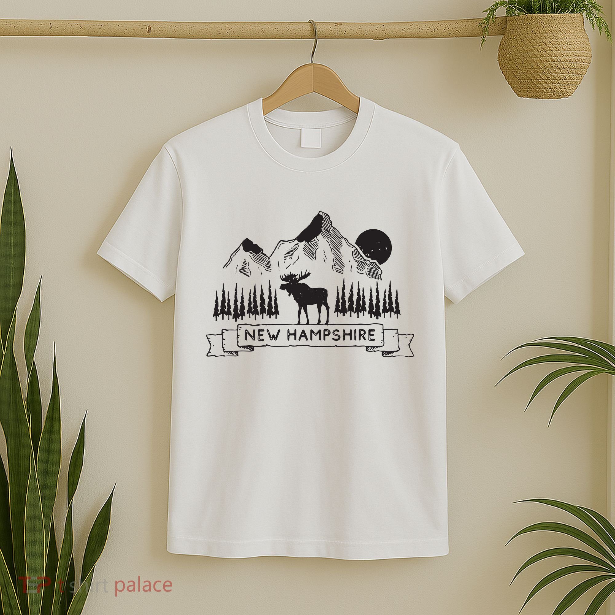 New Hampshire Mountain Moose Cool New Hampshire Gift T-Shirt