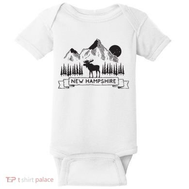 New Hampshire Mountain Moose Cool New Hampshire Gift Baby Bodysuit