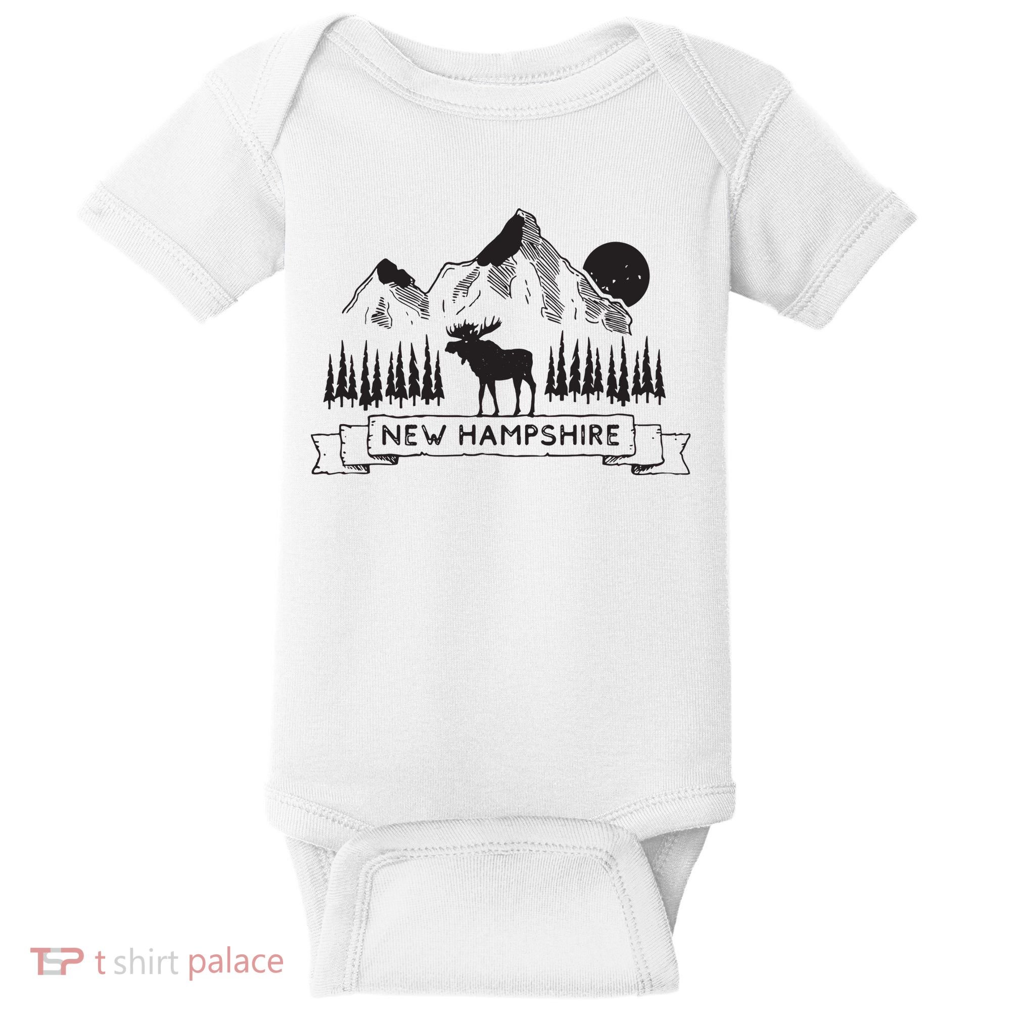New Hampshire Mountain Moose Cool New Hampshire Gift Baby Bodysuit