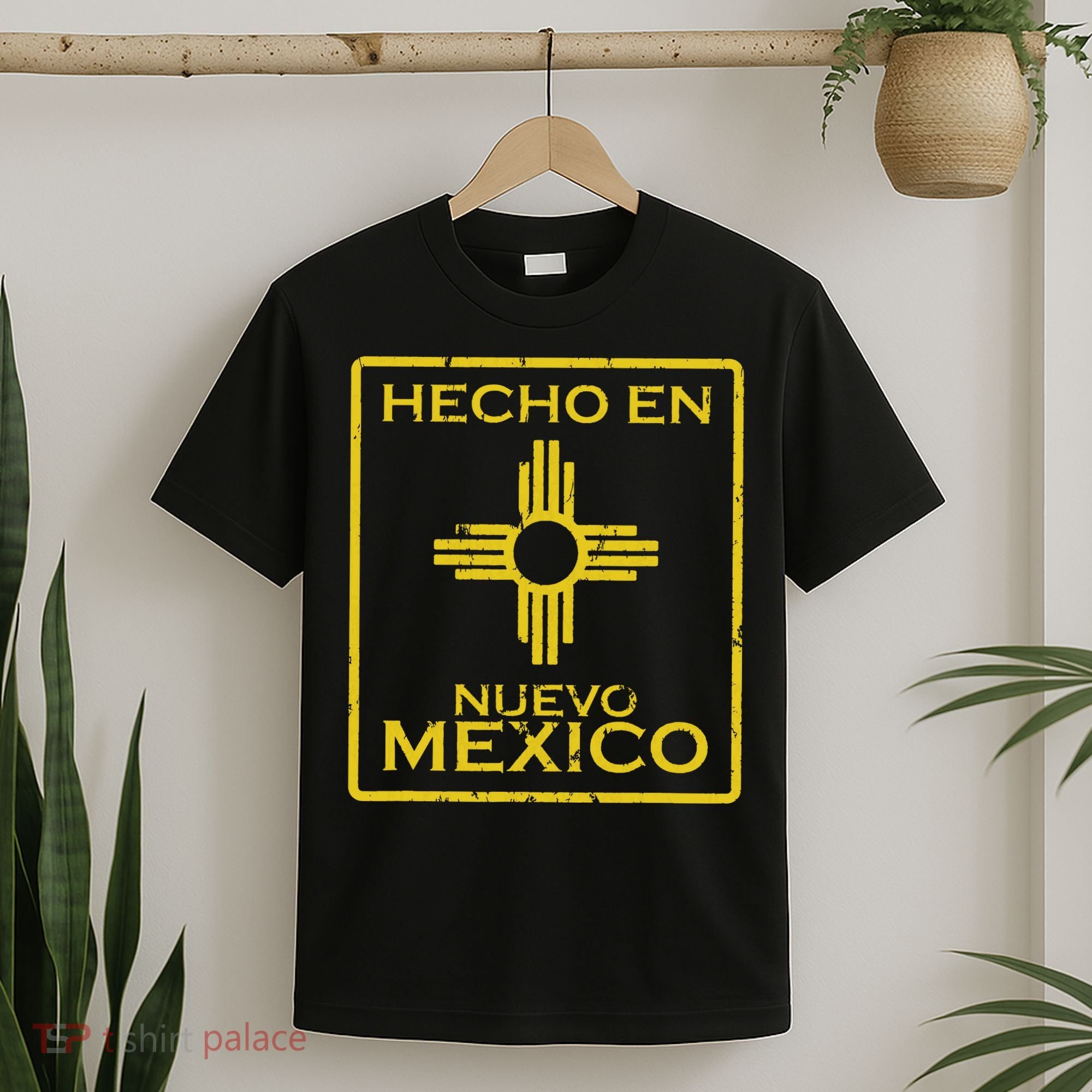 New Mexico Zia Symbol Distressed Hecho En New Mexico T-Shirt
