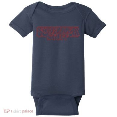 Normaler Stuff Funny Parody Logo Baby Bodysuit