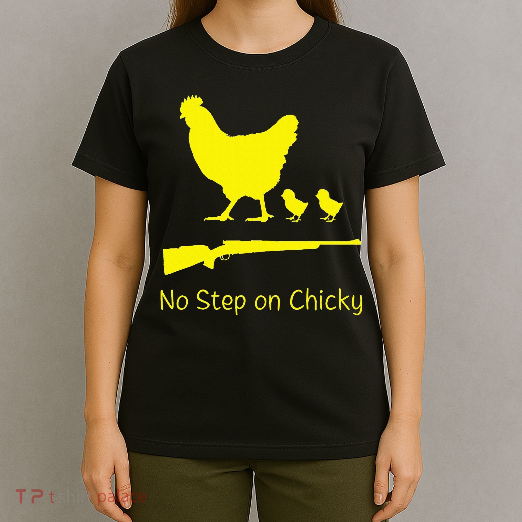 No Step On Chicky Libertarian Rifle Gadsden Flag Chicken Gun T-Shirt
