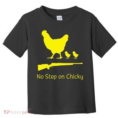 No Step On Chicky Libertarian Rifle Gadsden Flag Chicken Gun Toddler T-Shirt