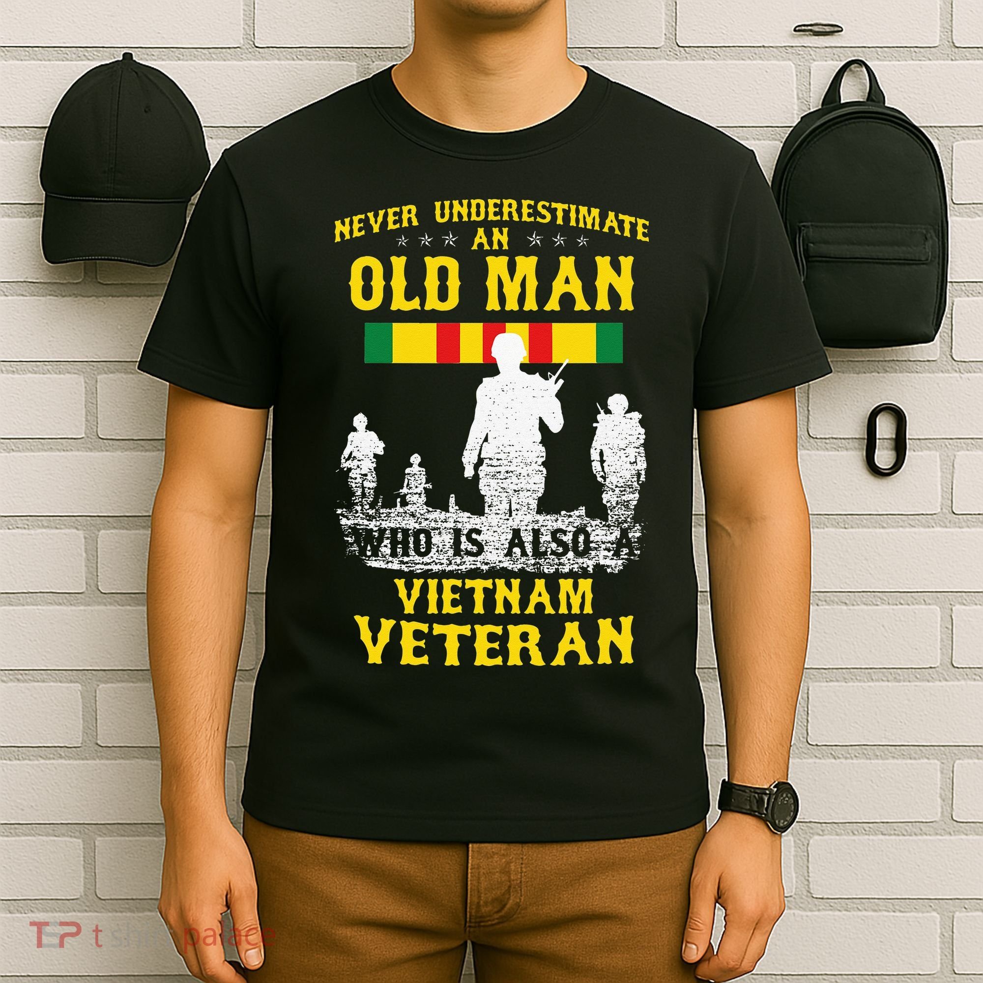 Never Underestimate An OLD MAN Vietnam Veteran Gift T-Shirt