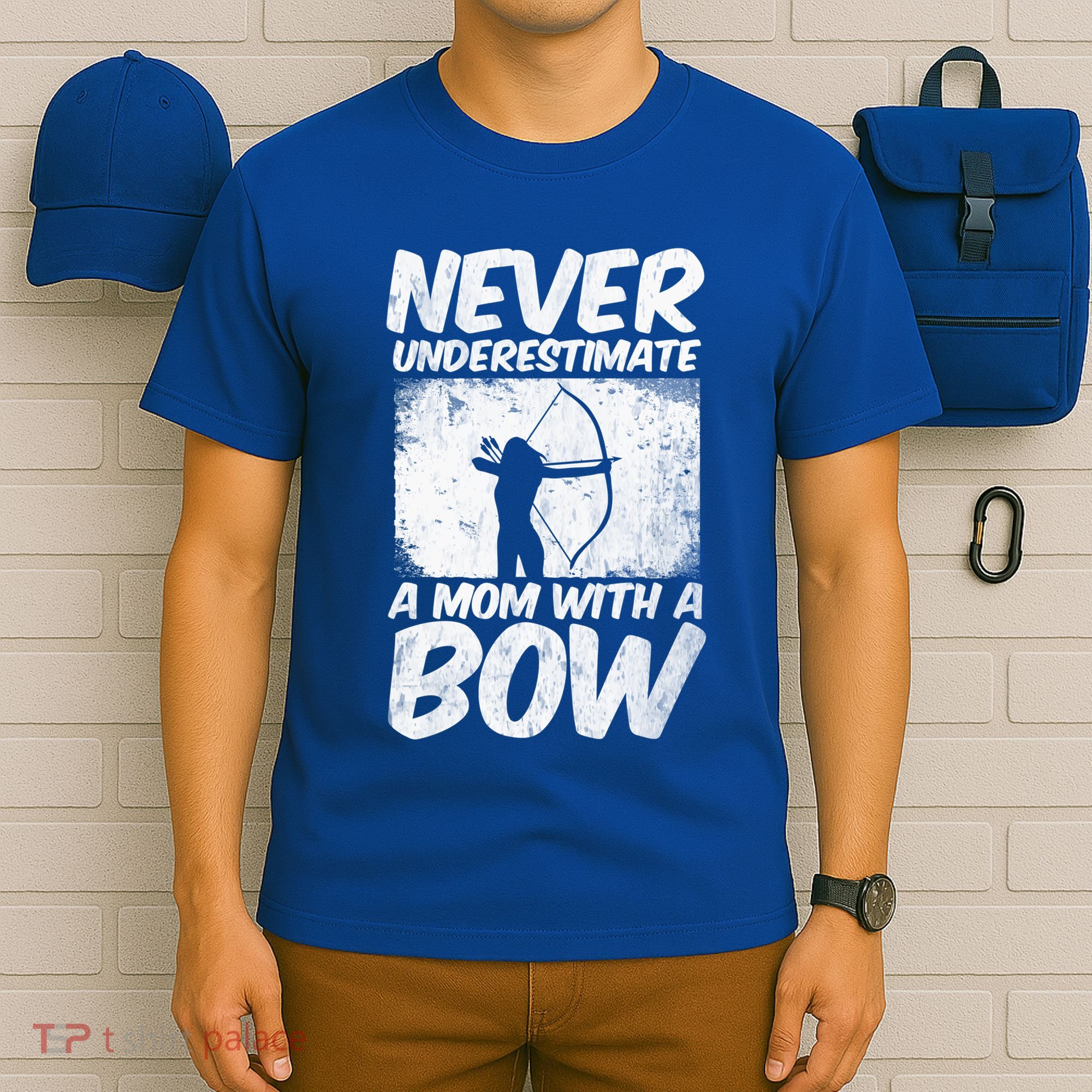 Never Underestimate A Mom With A Bowhunting Arrows Archery Gift T-Shirt