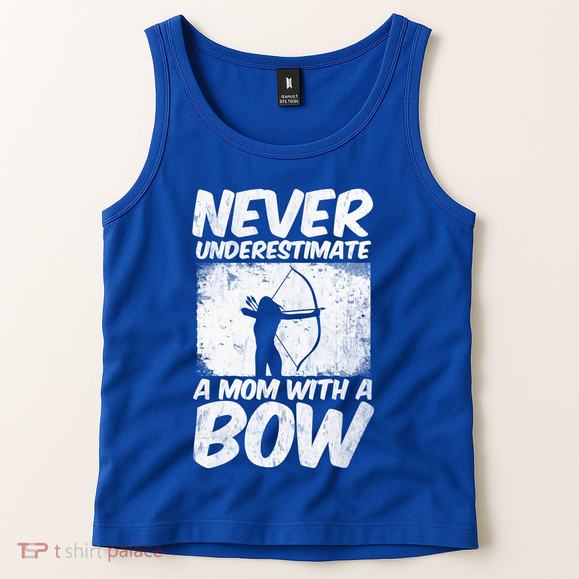 Never Underestimate A Mom With A Bowhunting Arrows Archery Gift Tank Top