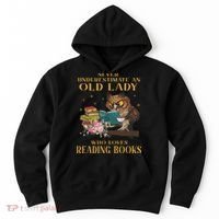 Never Underestimate An Old Lady Who Loves Reading Book Owl Hoodie thumb 0