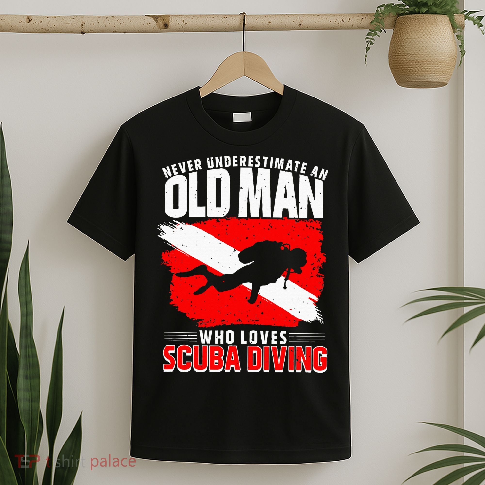 Never Underestimate An Old Man Diver Gift Scuba Diving T-Shirt
