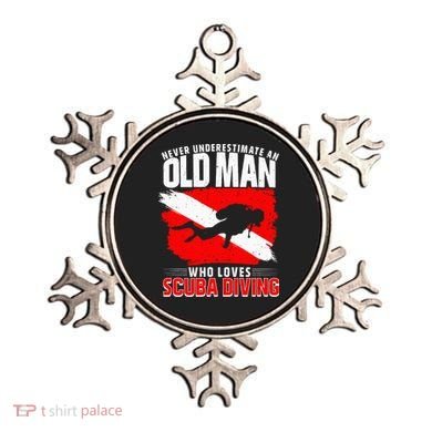 Never Underestimate An Old Man Diver Gift Scuba Diving Ornament