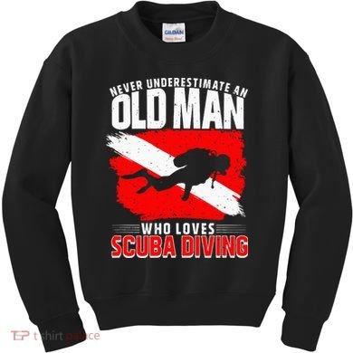 Never Underestimate An Old Man Diver Gift Scuba Diving Kids Sweatshirt