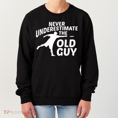 Never Underestimate The Old Guy Retron Vintage Disc Golf Women's Sweatshirt