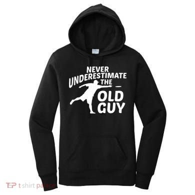 Never Underestimate The Old Guy Retron Vintage Disc Golf Women's Hoodie