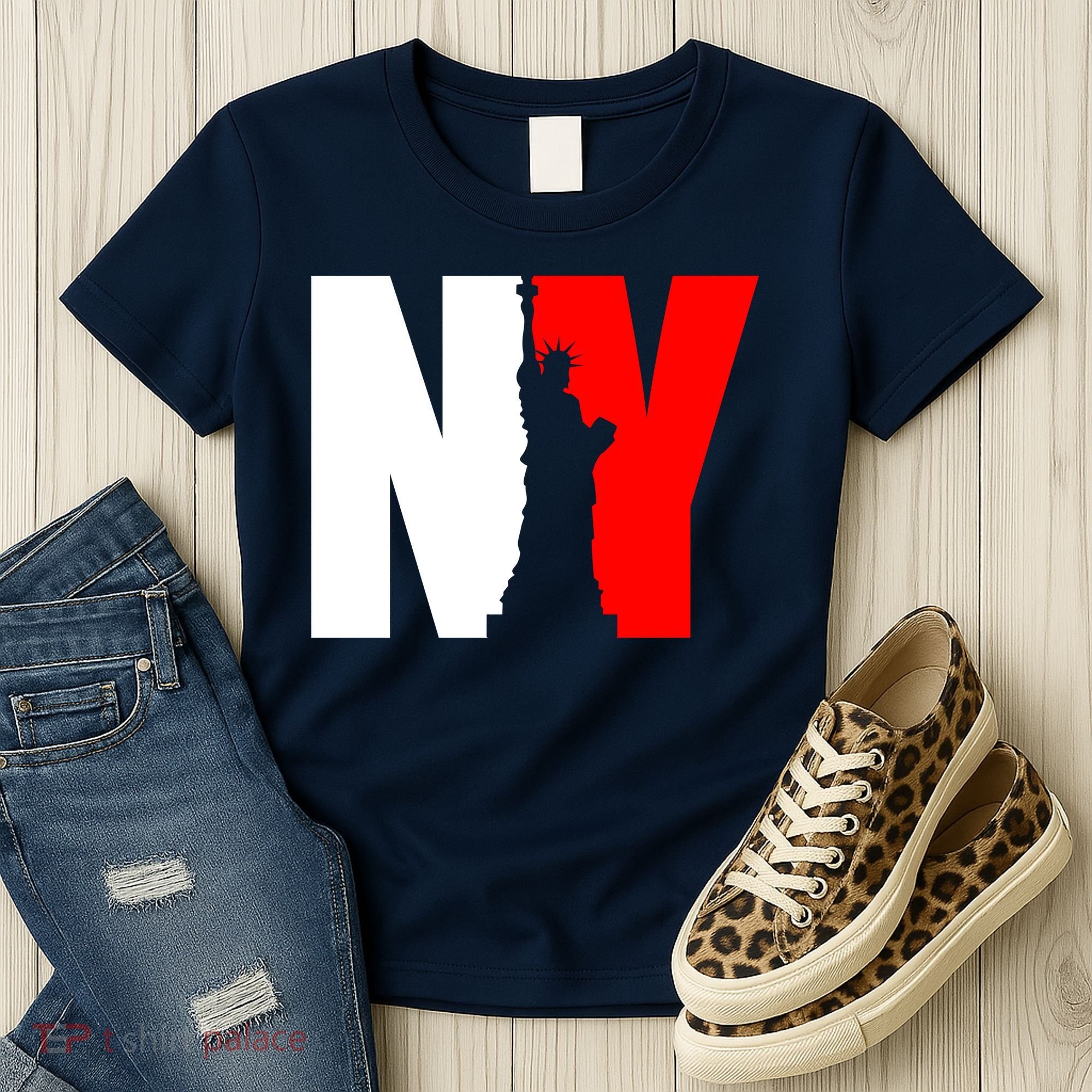 NY - New York Statue Of Liberty Die Cut Women's T-Shirt