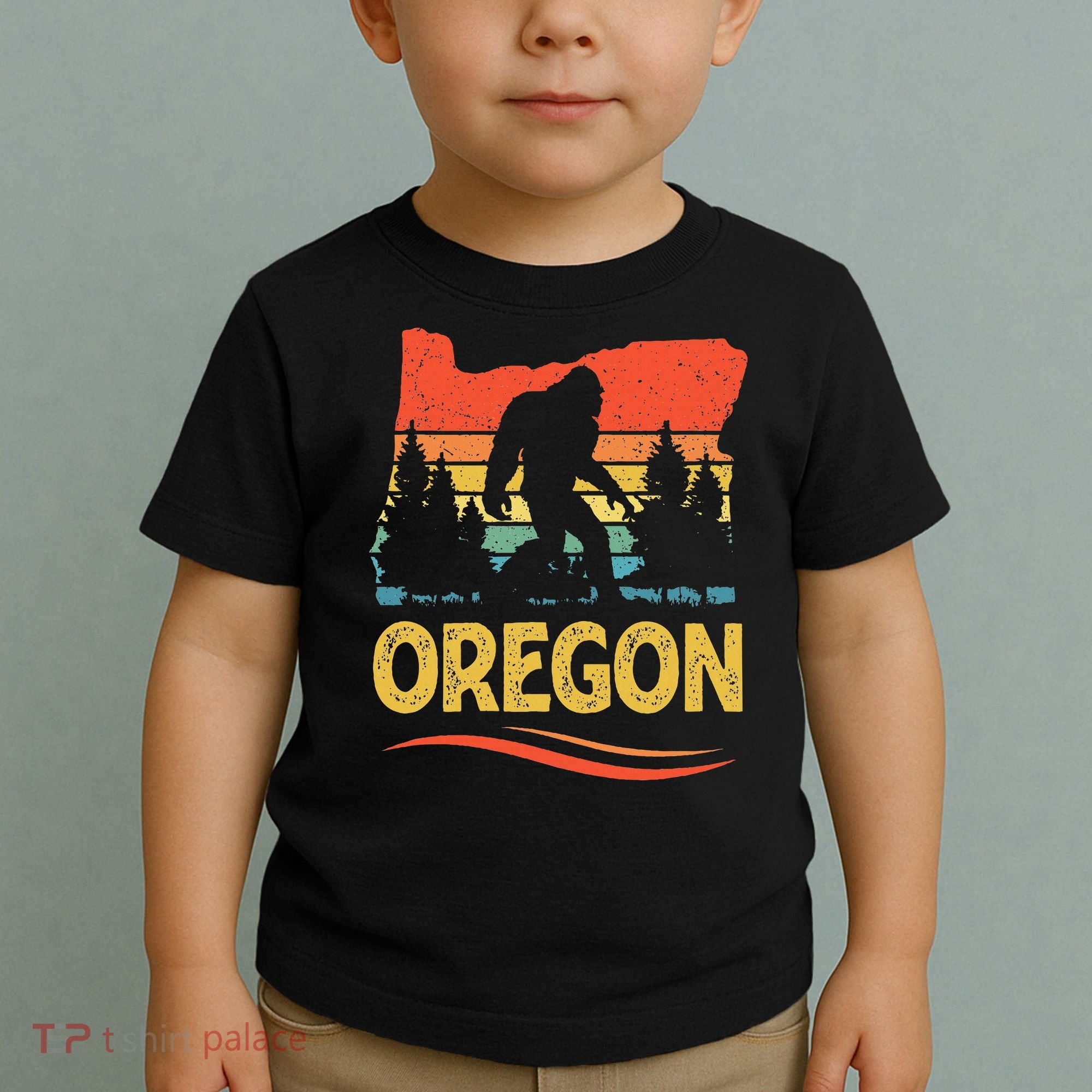 Oregon Bigfoot Oregon With A Bigfoot Or A Sasquatch Toddler T-Shirt