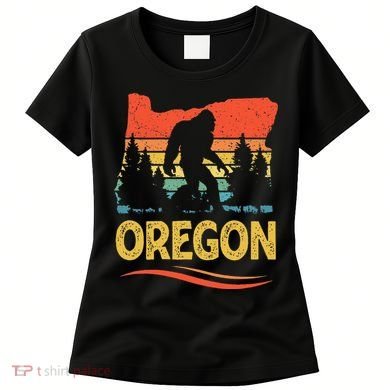 Oregon Bigfoot Oregon With A Bigfoot Or A Sasquatch Women's T-Shirt