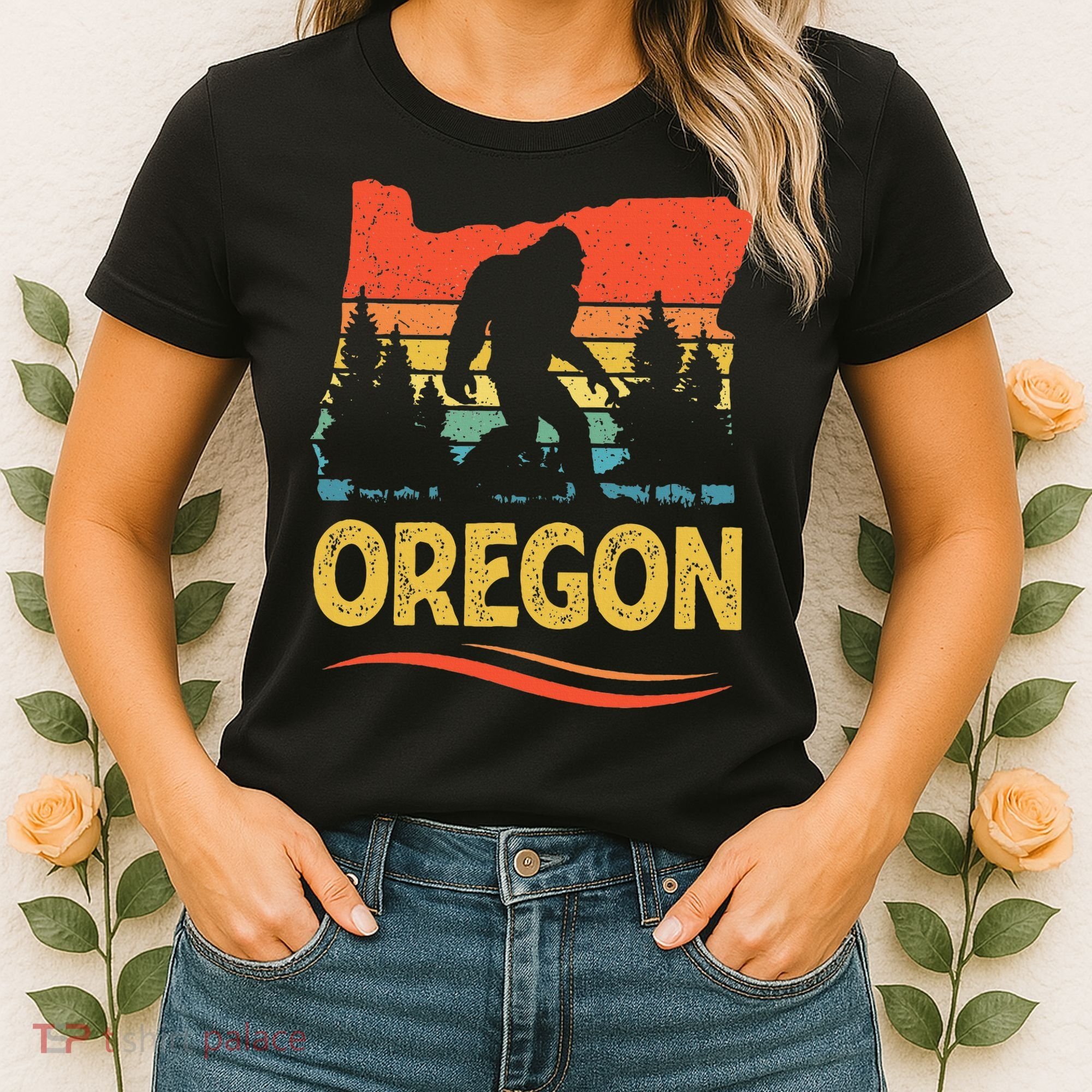 Oregon Bigfoot Oregon With A Bigfoot Or A Sasquatch Women's T-Shirt