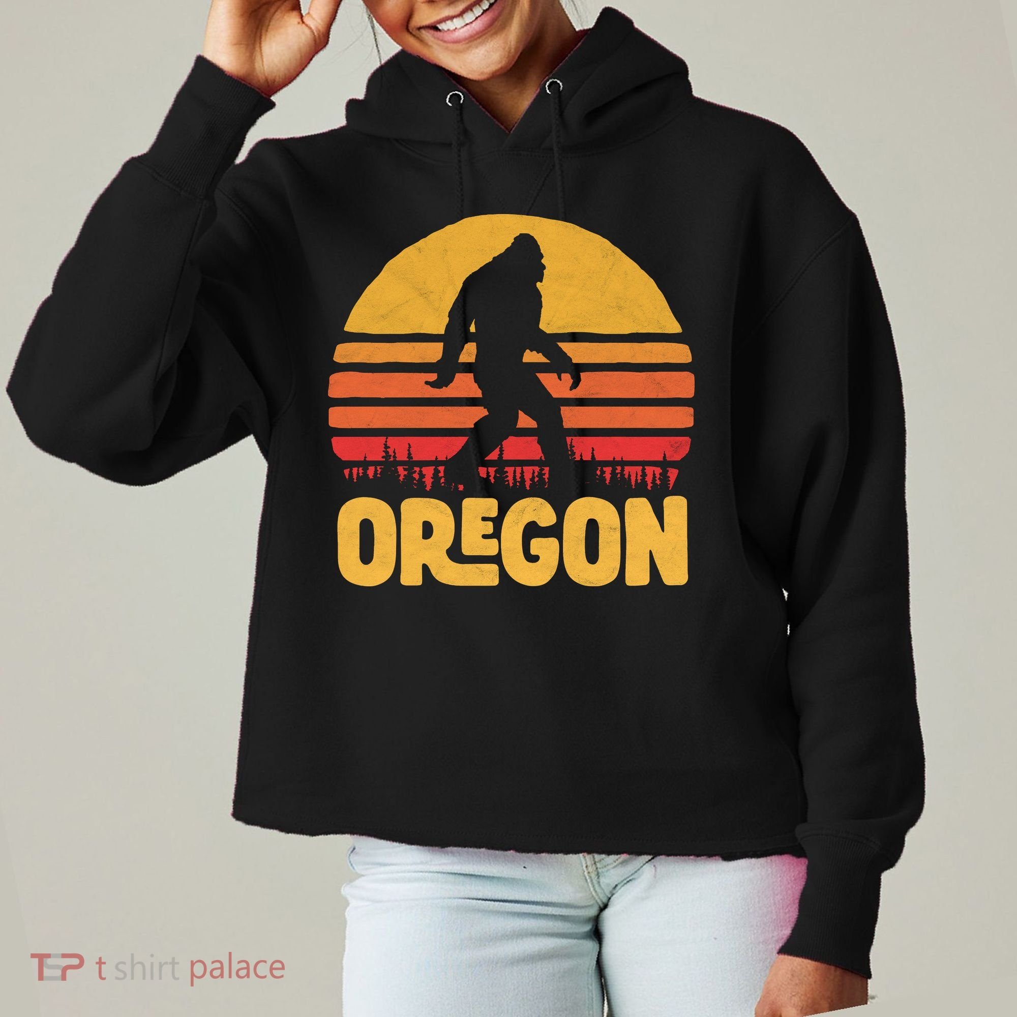 Oregon Bigfoot Sasquatch & Sun Ladies Heavyweight Boxy Pullover Hoodie