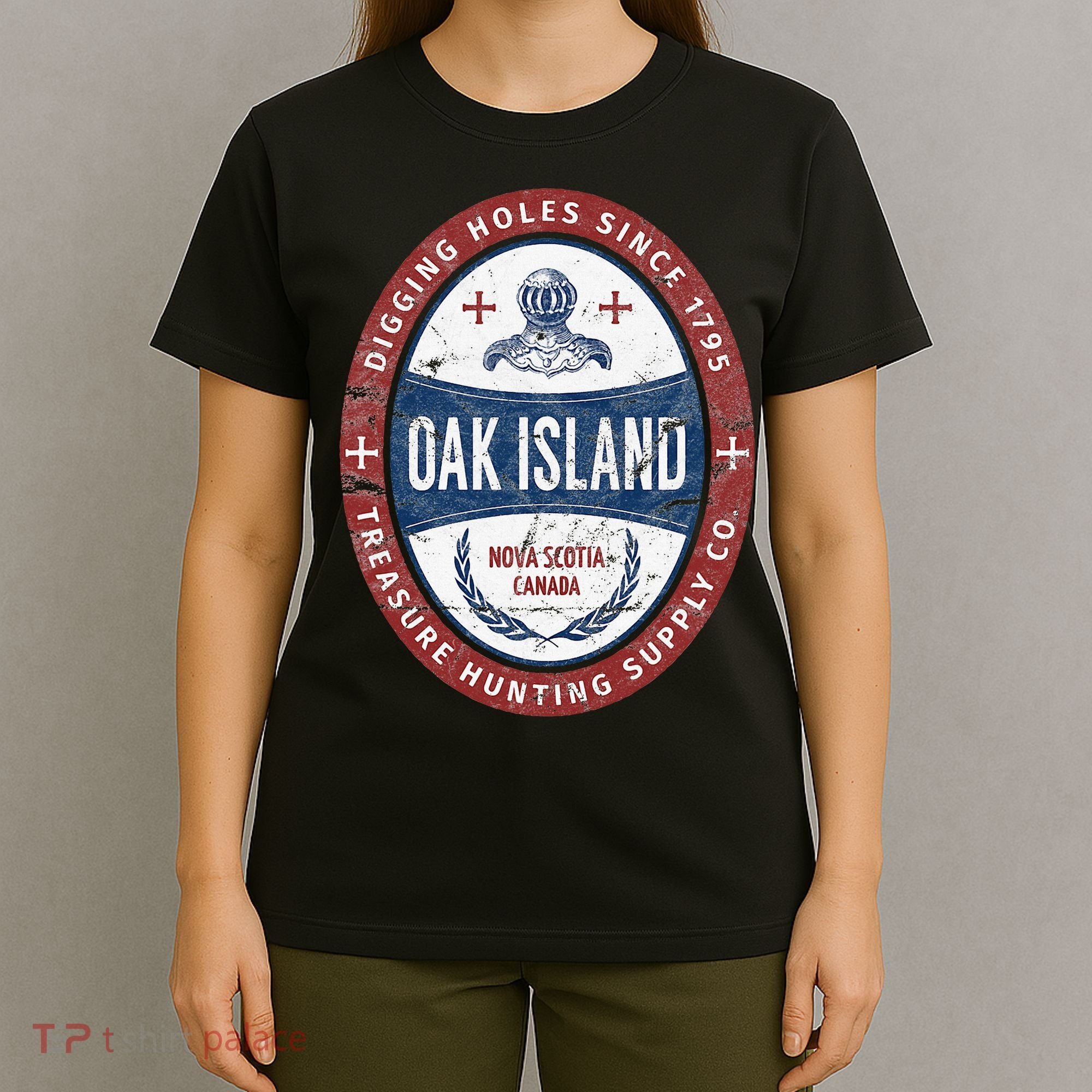 Oak Island Treasure Hunting Retro Templar Knight Treasure Gi T-Shirt