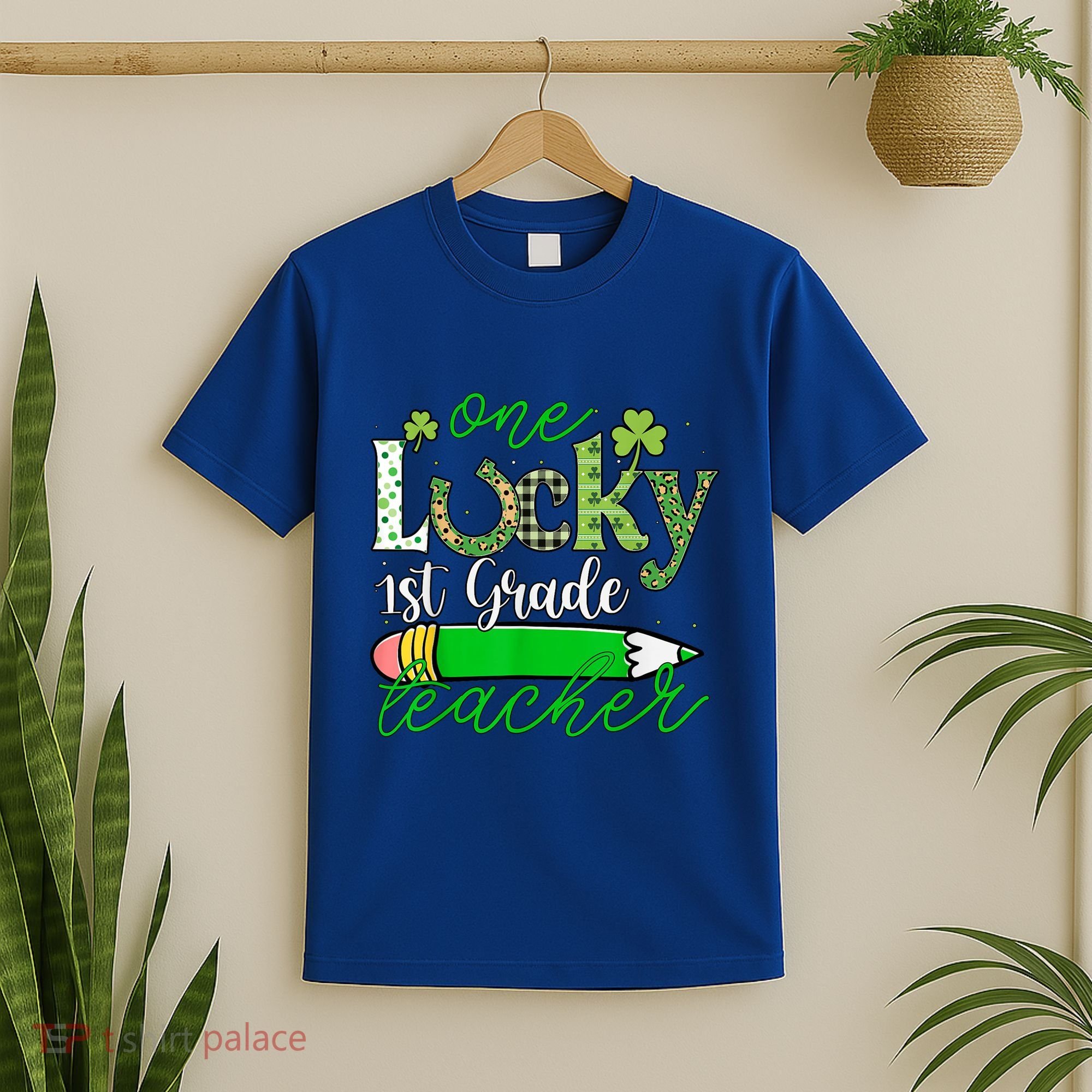 One Lucky 1st Grade Teacher St PatrickS Day Pencil Leopard T-Shirt