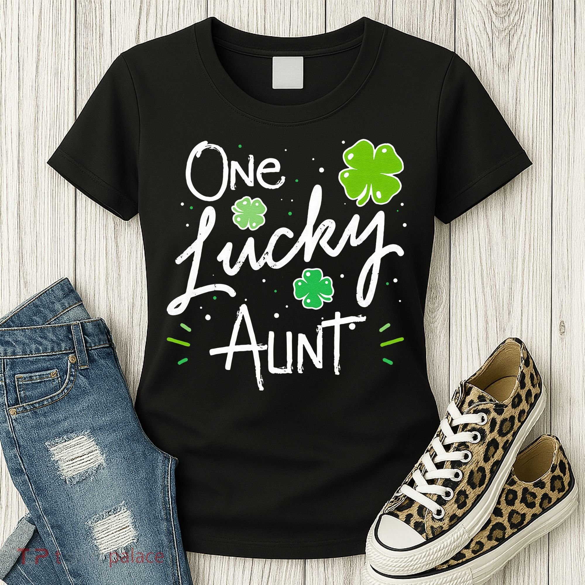 One Lucky Aunt St Patrick's Day Women's T-Shirt