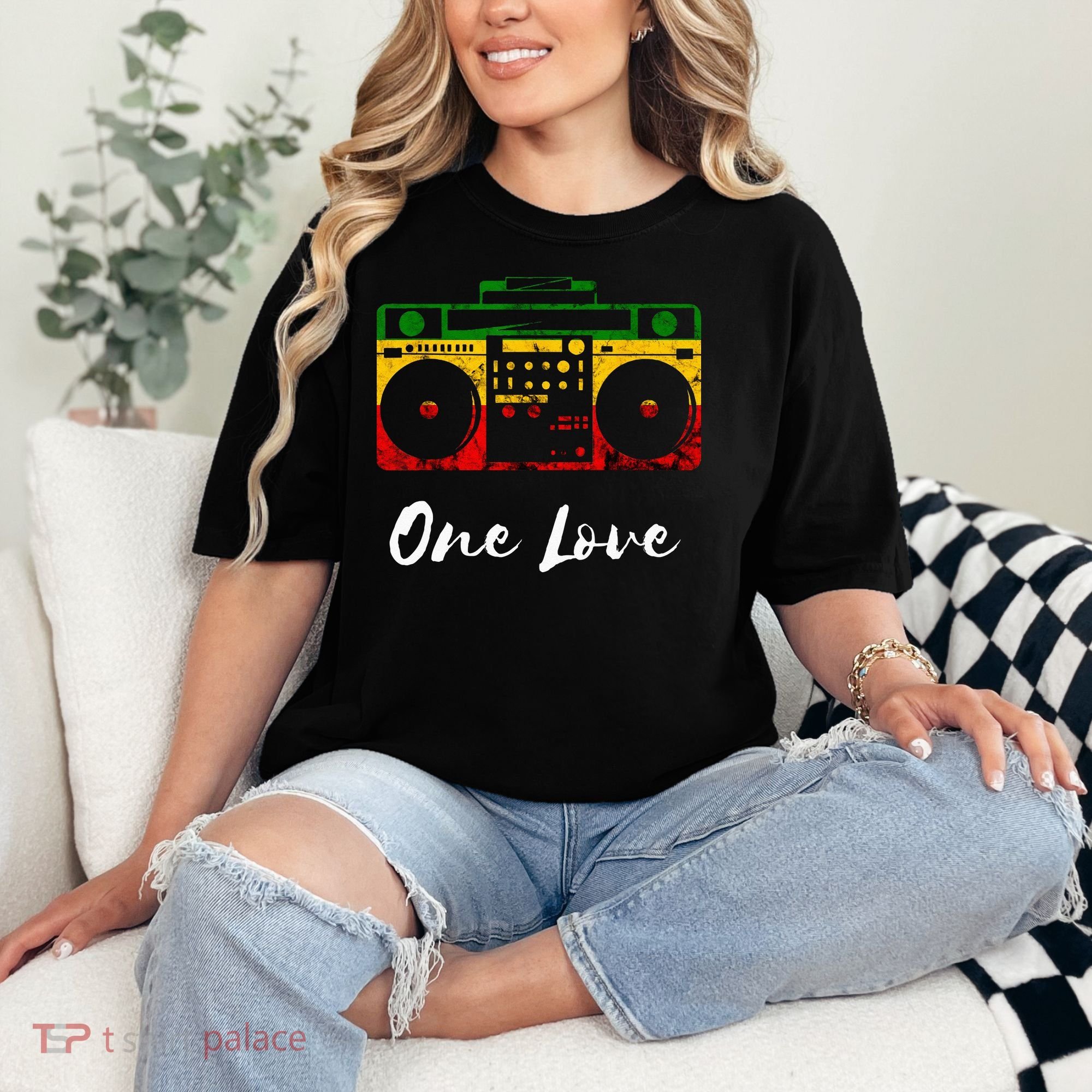 One Love Boombox Musicbox Rasta Reggae Music Rastafari Roots Comfort Colors T-Shirt