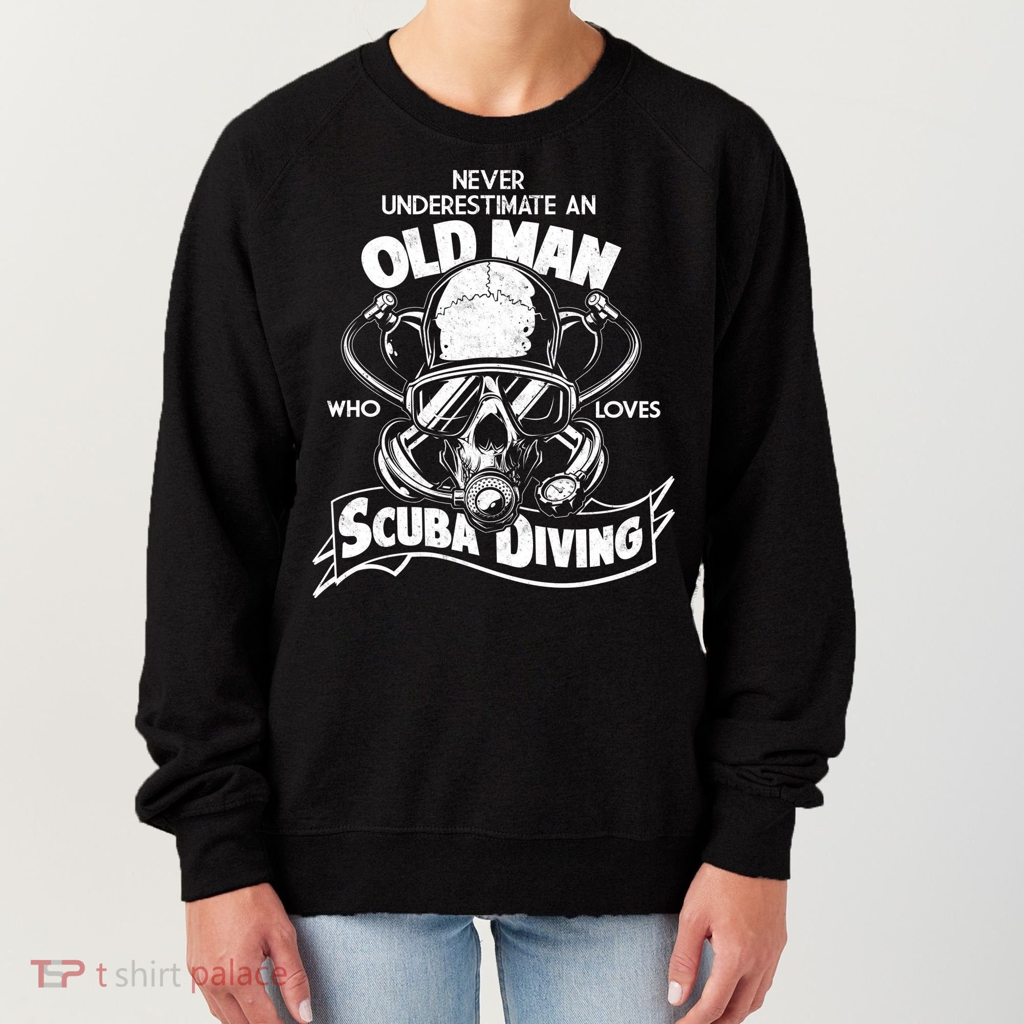 Old Man Who Loves Scuba Diving Women's Sweatshirt