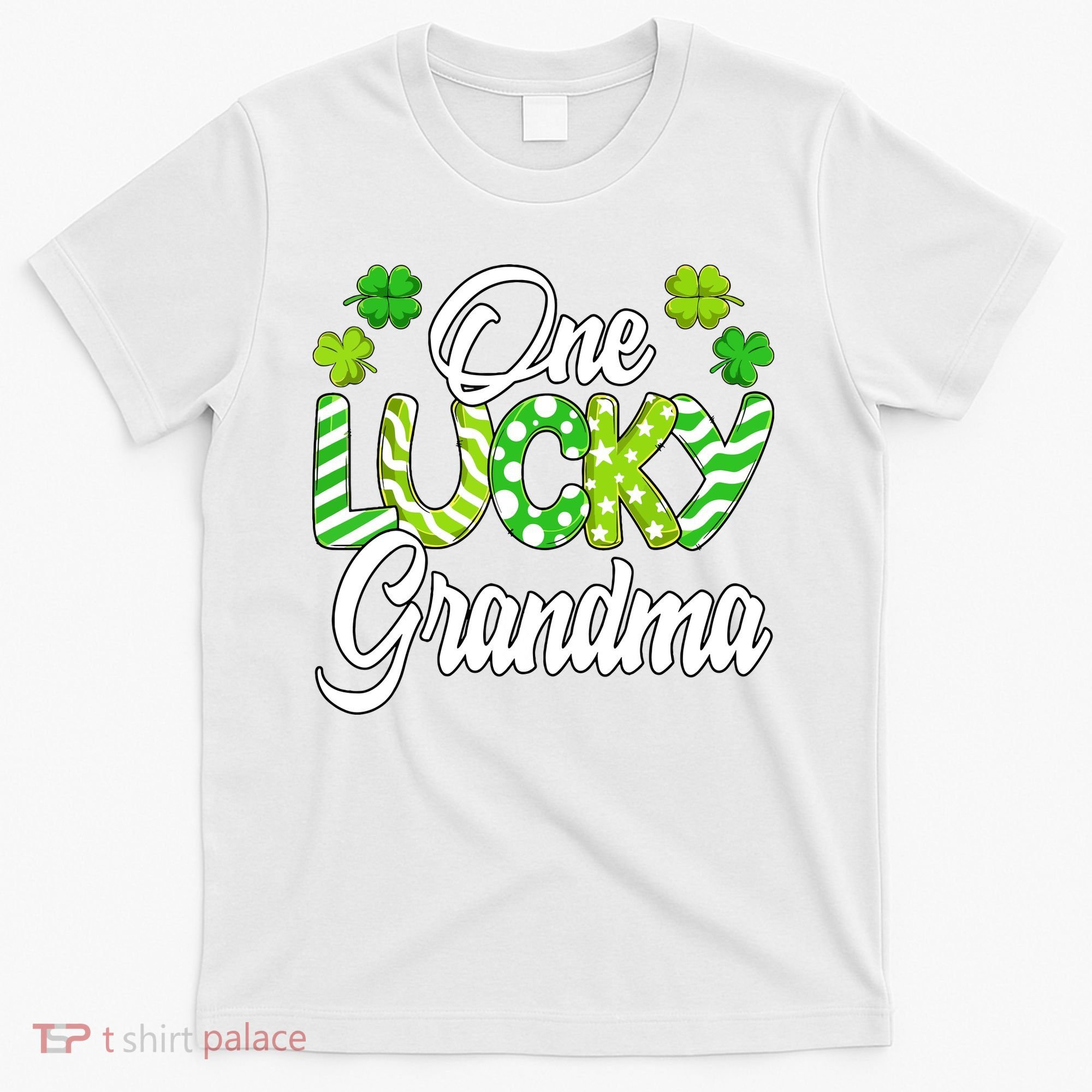 One Lucky Grandma Shamrock Irish Grandma St Patricks Day T-Shirt