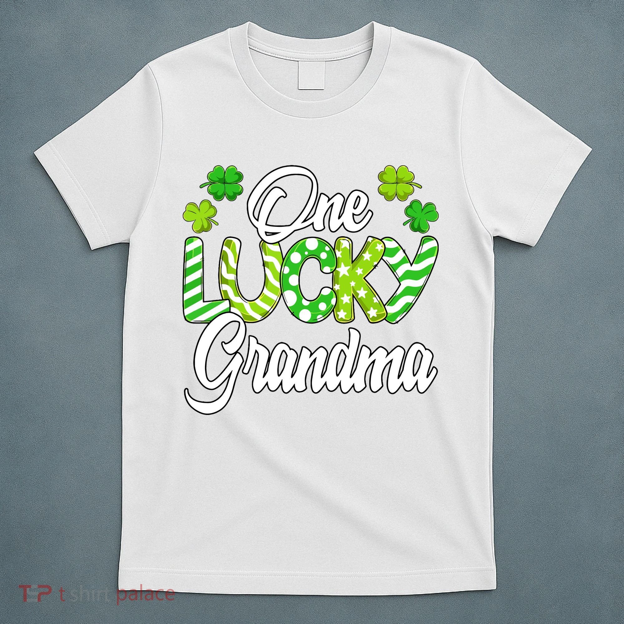 One Lucky Grandma Shamrock Irish Grandma St Patricks Day T-Shirt