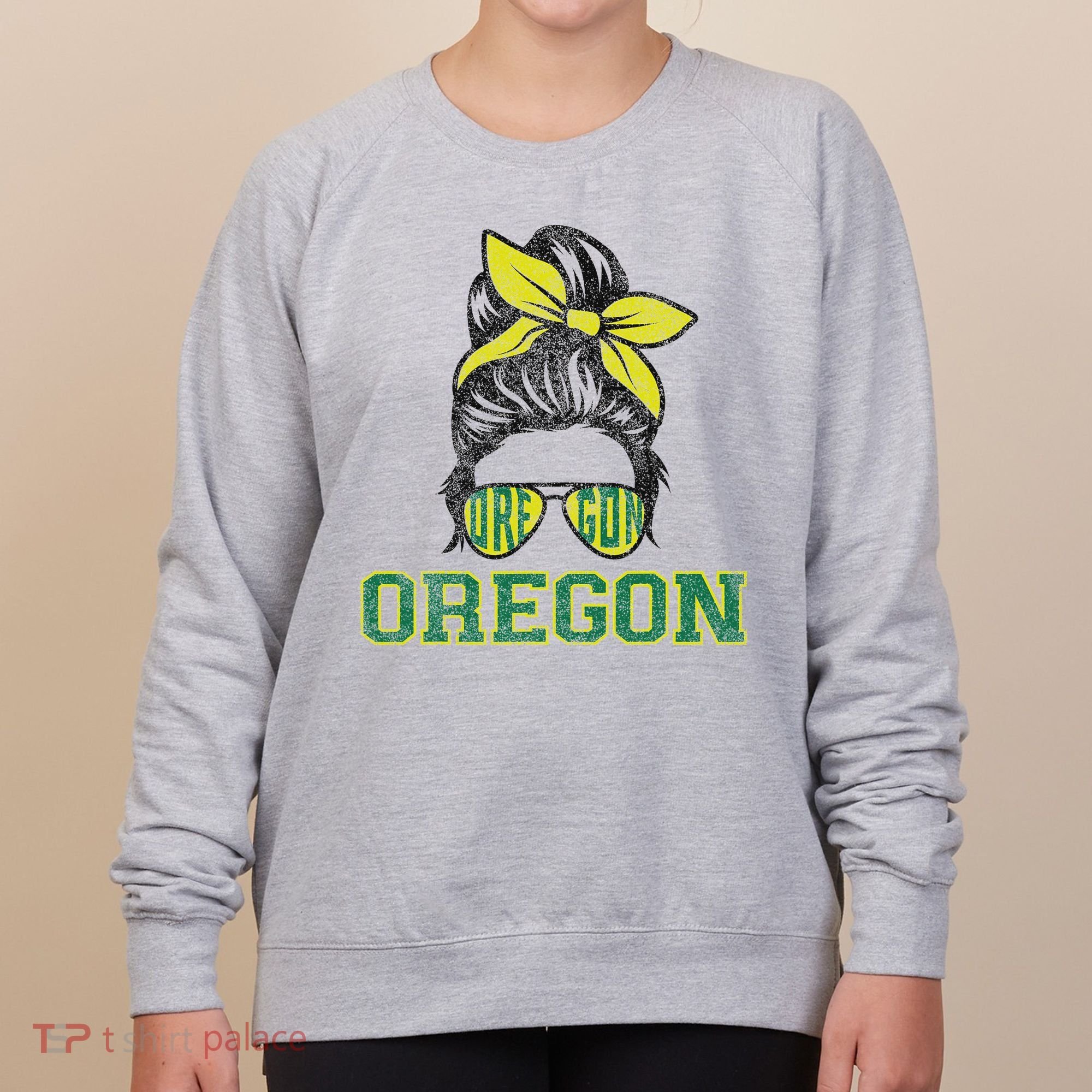 Oregon Lovers Messy Bun Oregon Souvenir Women Women's Sweatshirt