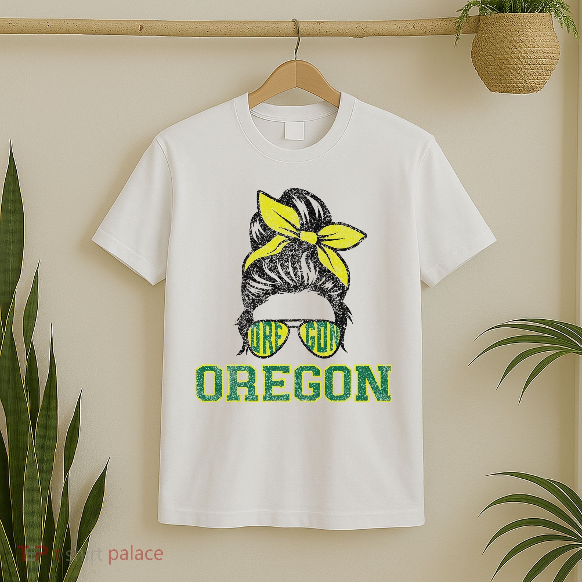 Oregon Lovers Messy Bun Oregon Souvenir Women T-Shirt