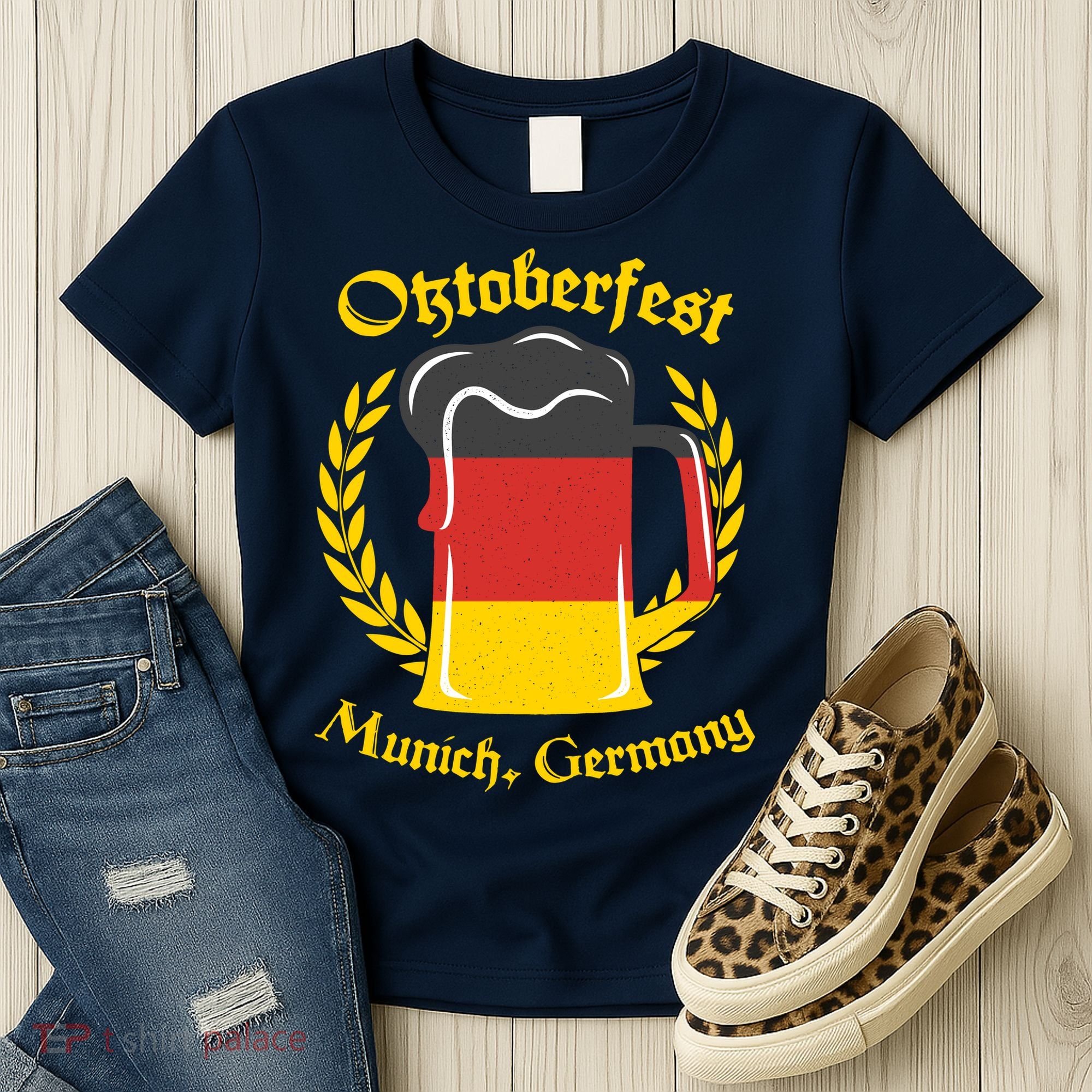 Oktoberfest Munich Germany Flag Mug Women's T-Shirt