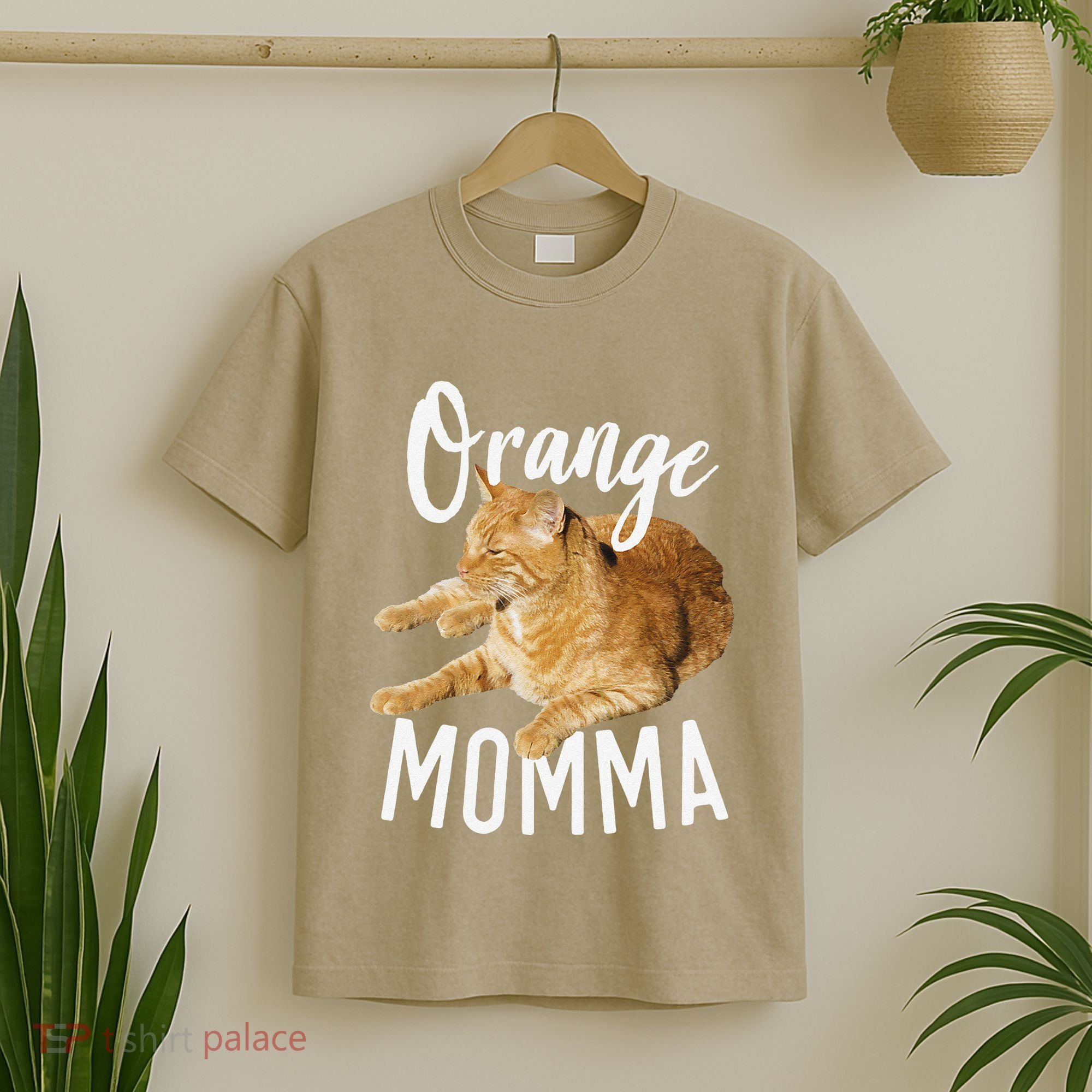 Orange Momma Tabby Lover Funny Saying Graphic T-Shirt