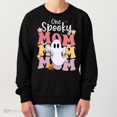 One Spooky Mom Halloween Cute Ghosts Grovvy Mommy Gift Meaningful Gift Women's Sweatshirt