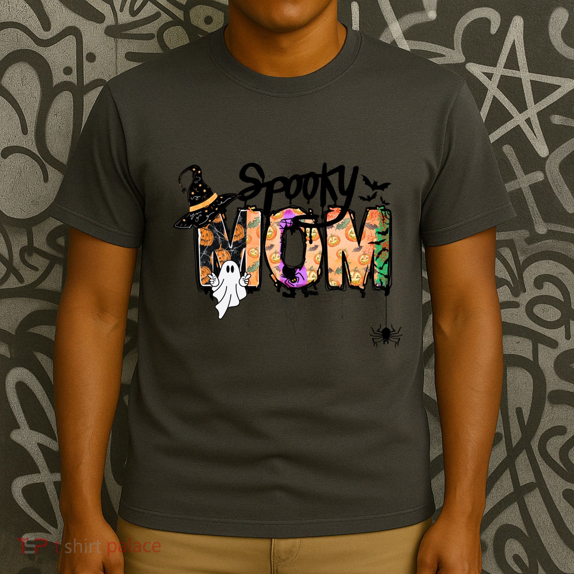 One Spooky Mom Mother Day Halloween Ghost Costume Gift T-Shirt