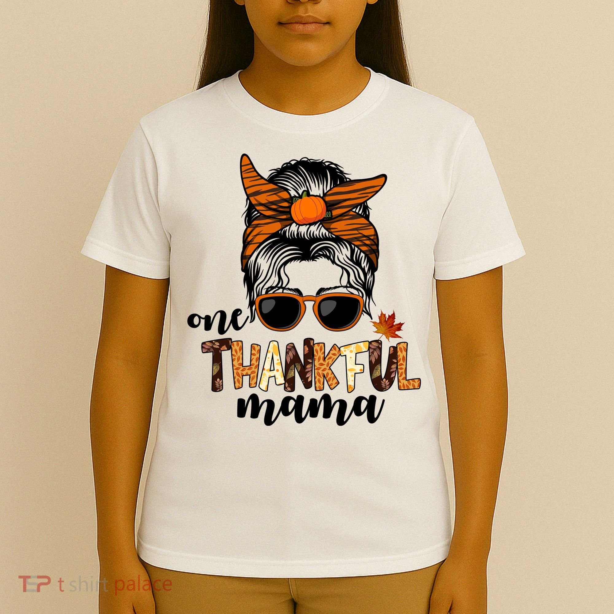 One Thankful Mama Fall Thanksgiving Festive T-Shirt
