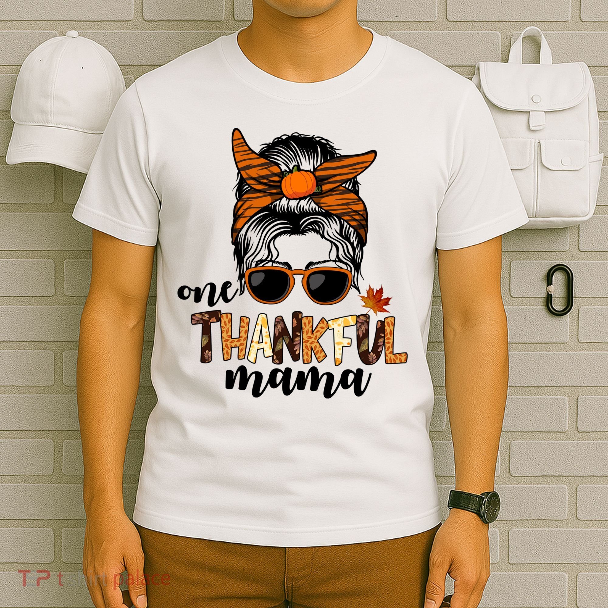 One Thankful Mama Fall Thanksgiving Festive T-Shirt