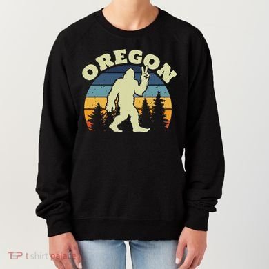 Oregon Us State Bigfoot Sasquatch Silhouette Retro Women's Sweatshirt