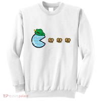 Oktoberfest Video Game Eating Pretzels Gamer Sweatshirt thumb 0