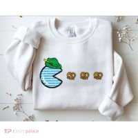 Oktoberfest Video Game Eating Pretzels Gamer Sweatshirt thumb 2