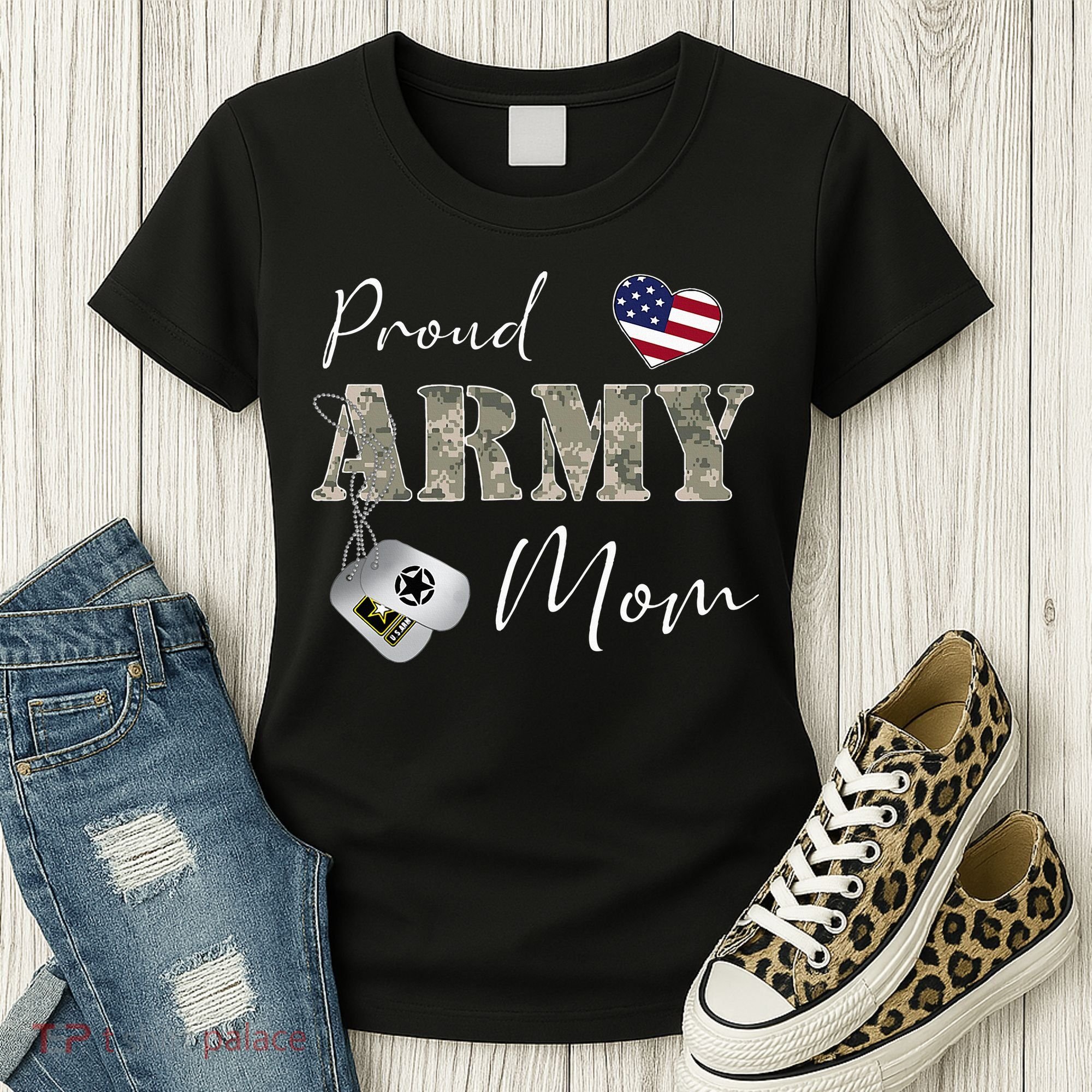 Proud American Army Mom Women's T-Shirt