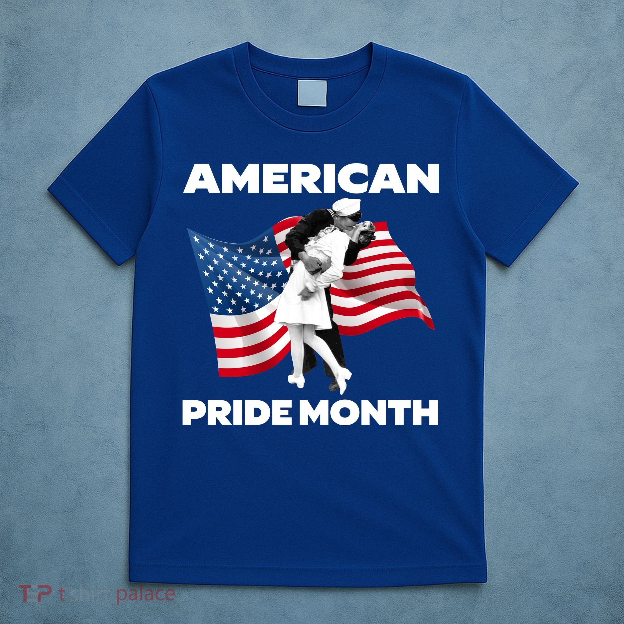 Patriotic American Pride Month Classic Wwii Soldier Kissing Nurse T-Shirt