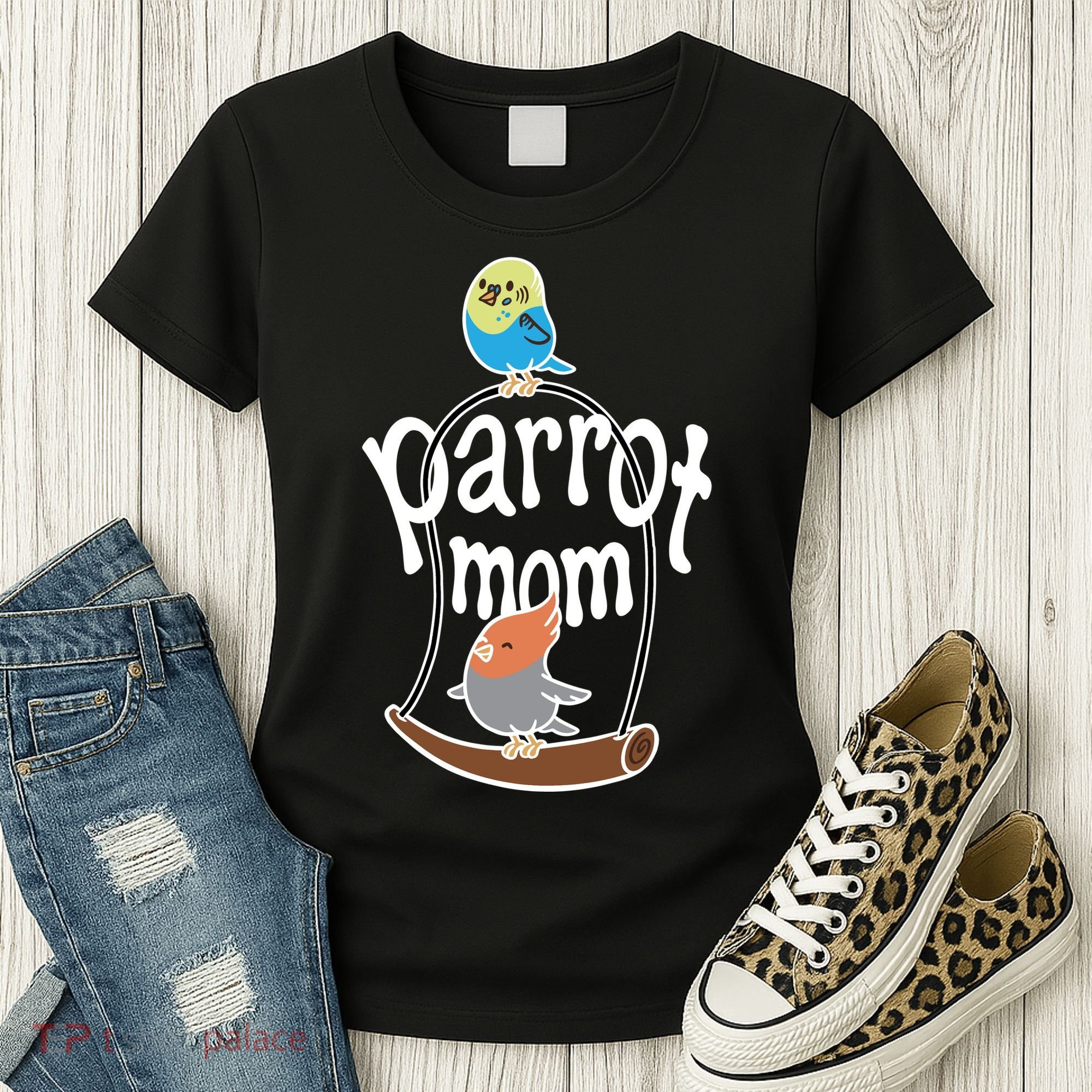 Parrot Mom Women's T-Shirt