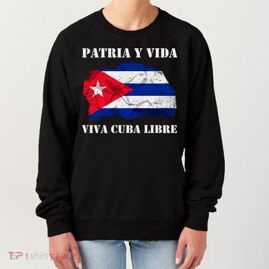 Patria Y Vida Viva Cuba Libre Distressed Cuban Flag Women's Sweatshirt