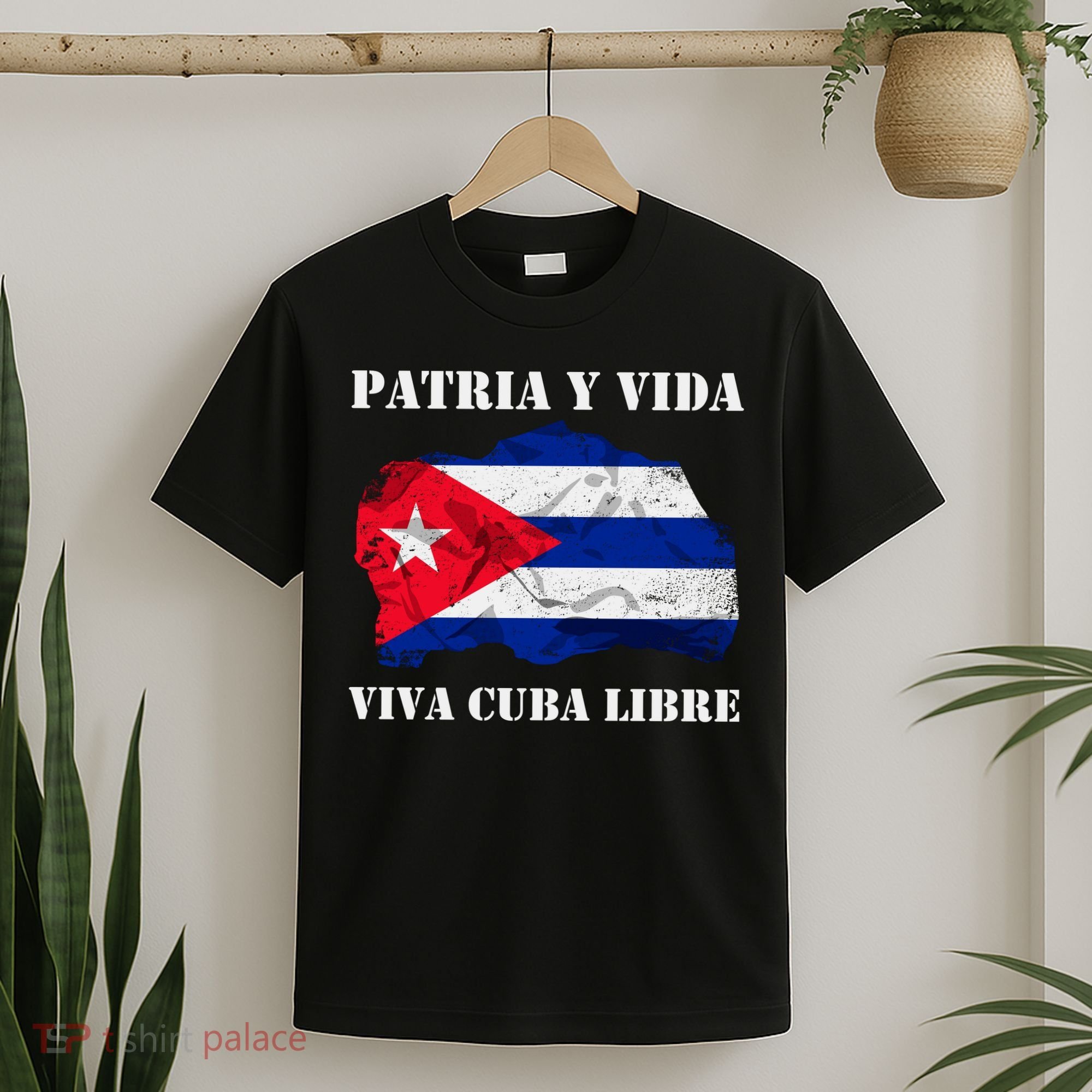 Patria Y Vida Viva Cuba Libre Distressed Cuban Flag T-Shirt