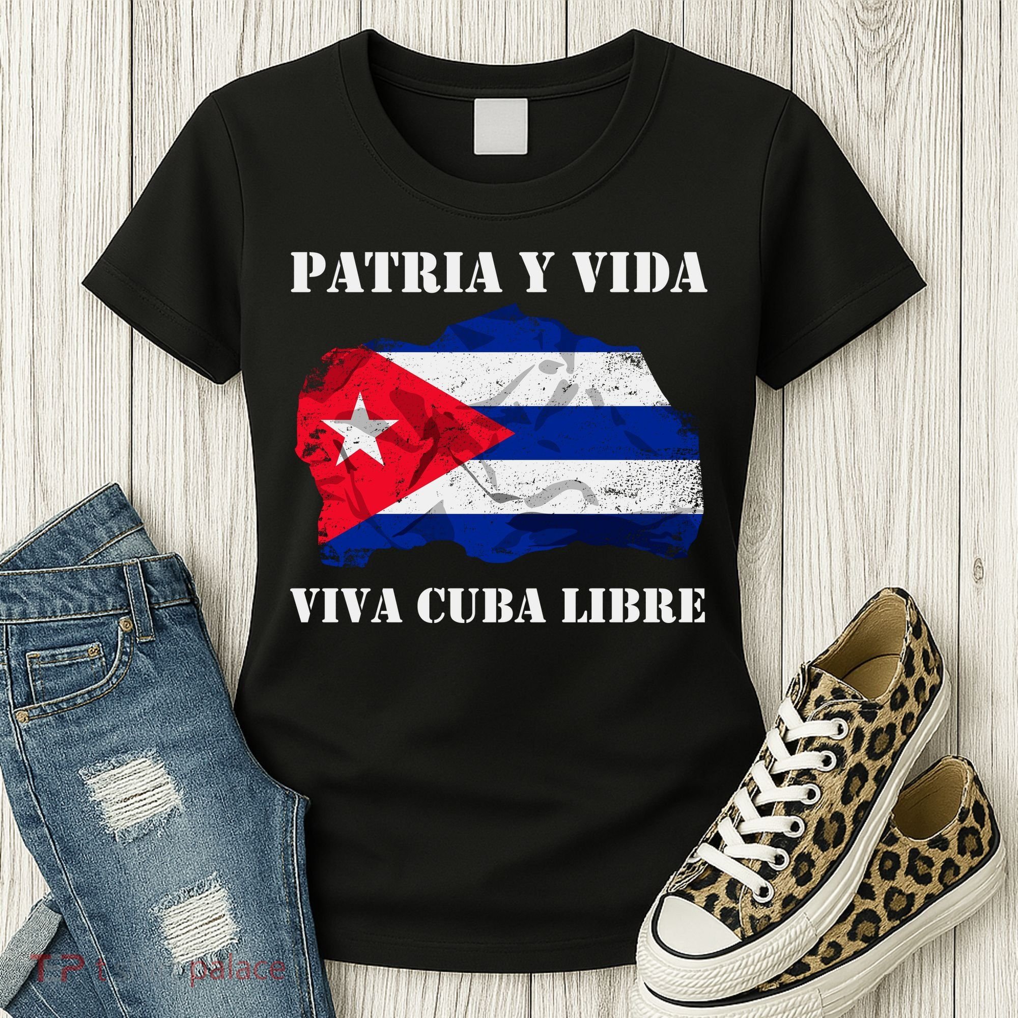 Patria Y Vida Viva Cuba Libre Distressed Cuban Flag Women's T-Shirt