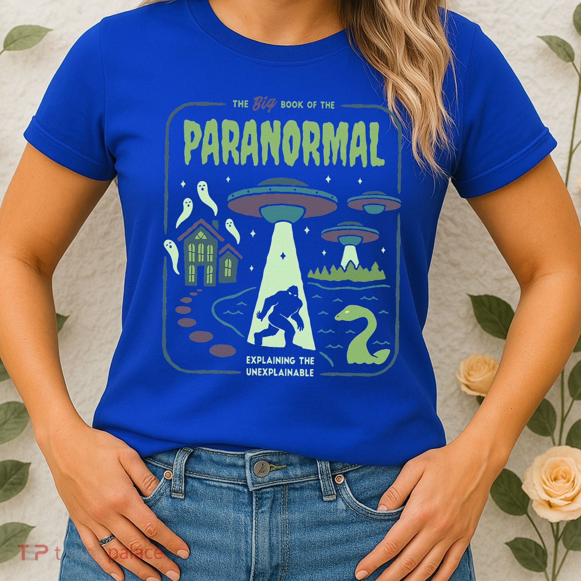 Paranormal Bigfoot Ghosts Aliens Sasquatch UFO Halloween Women's T-Shirt