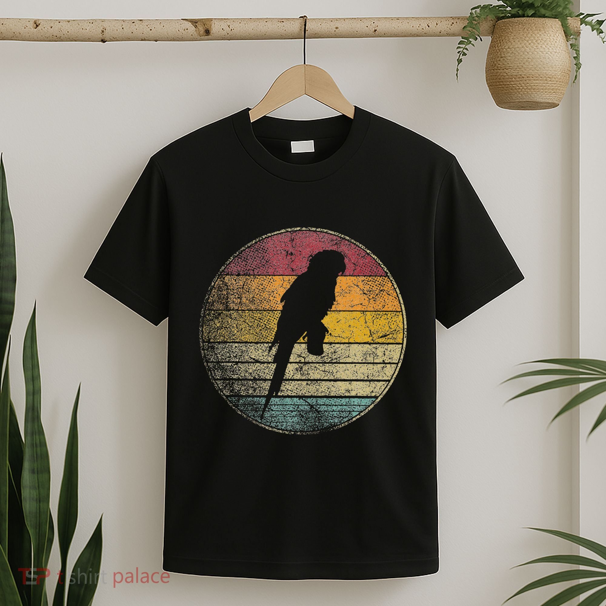 Parrot Bird Vintage Distressed Retro Style Silhouette 70s T-Shirt
