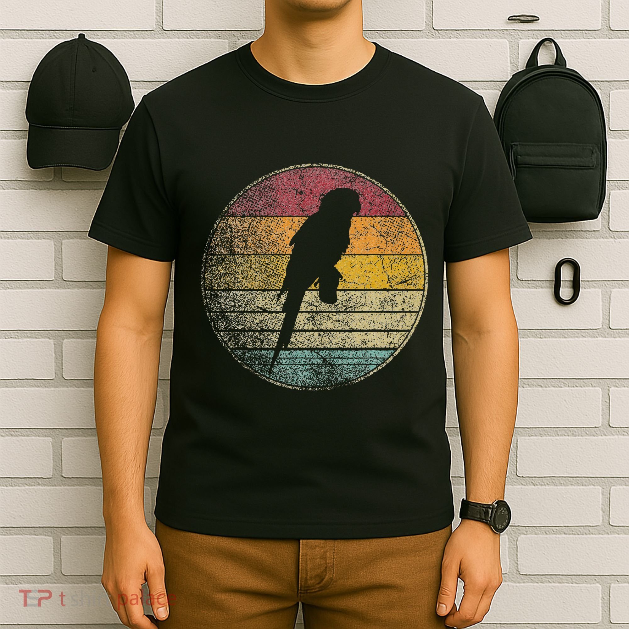 Parrot Bird Vintage Distressed Retro Style Silhouette 70s T-Shirt