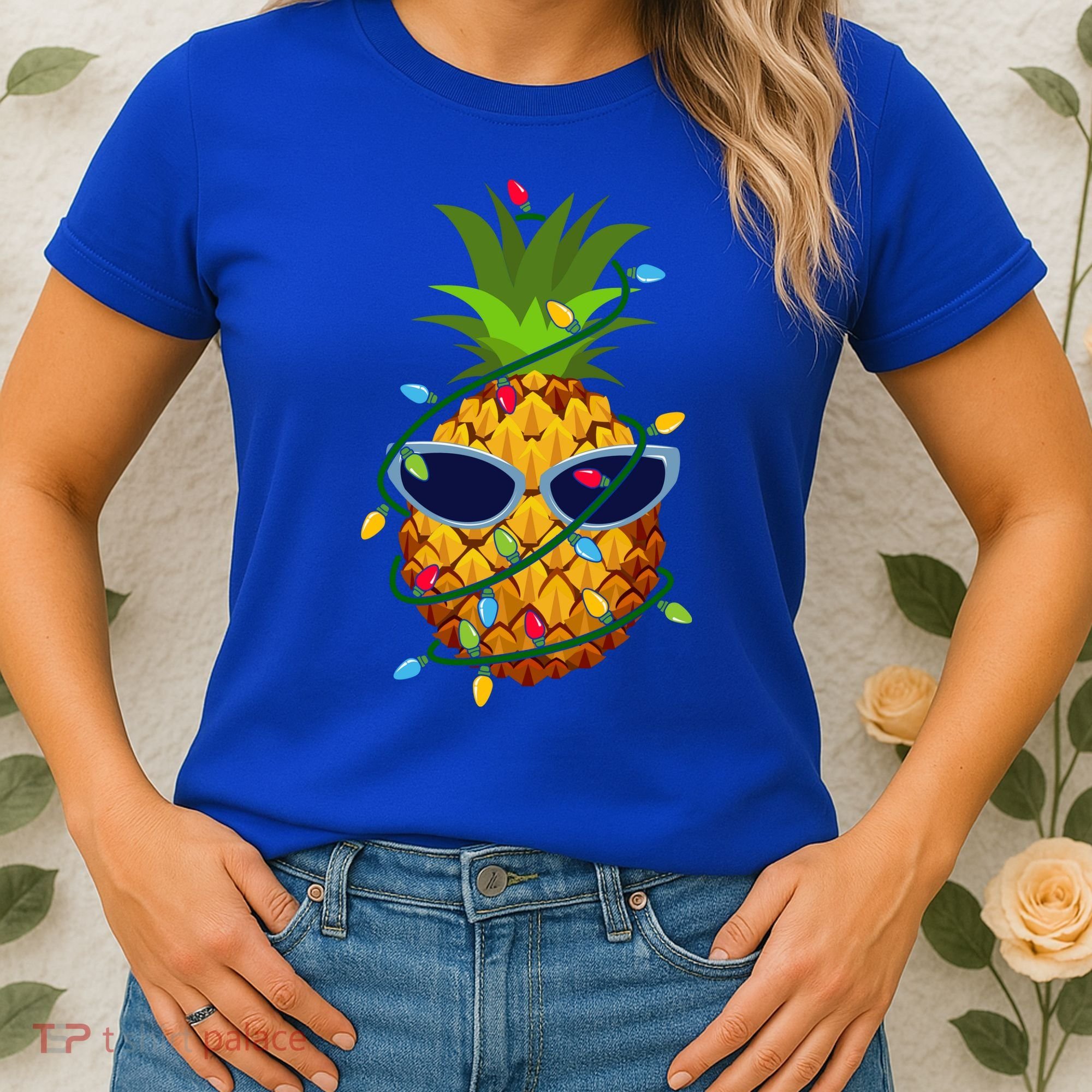 Pineapple Christmas Tree Lights Xmas Boys Sunglasses Women's T-Shirt